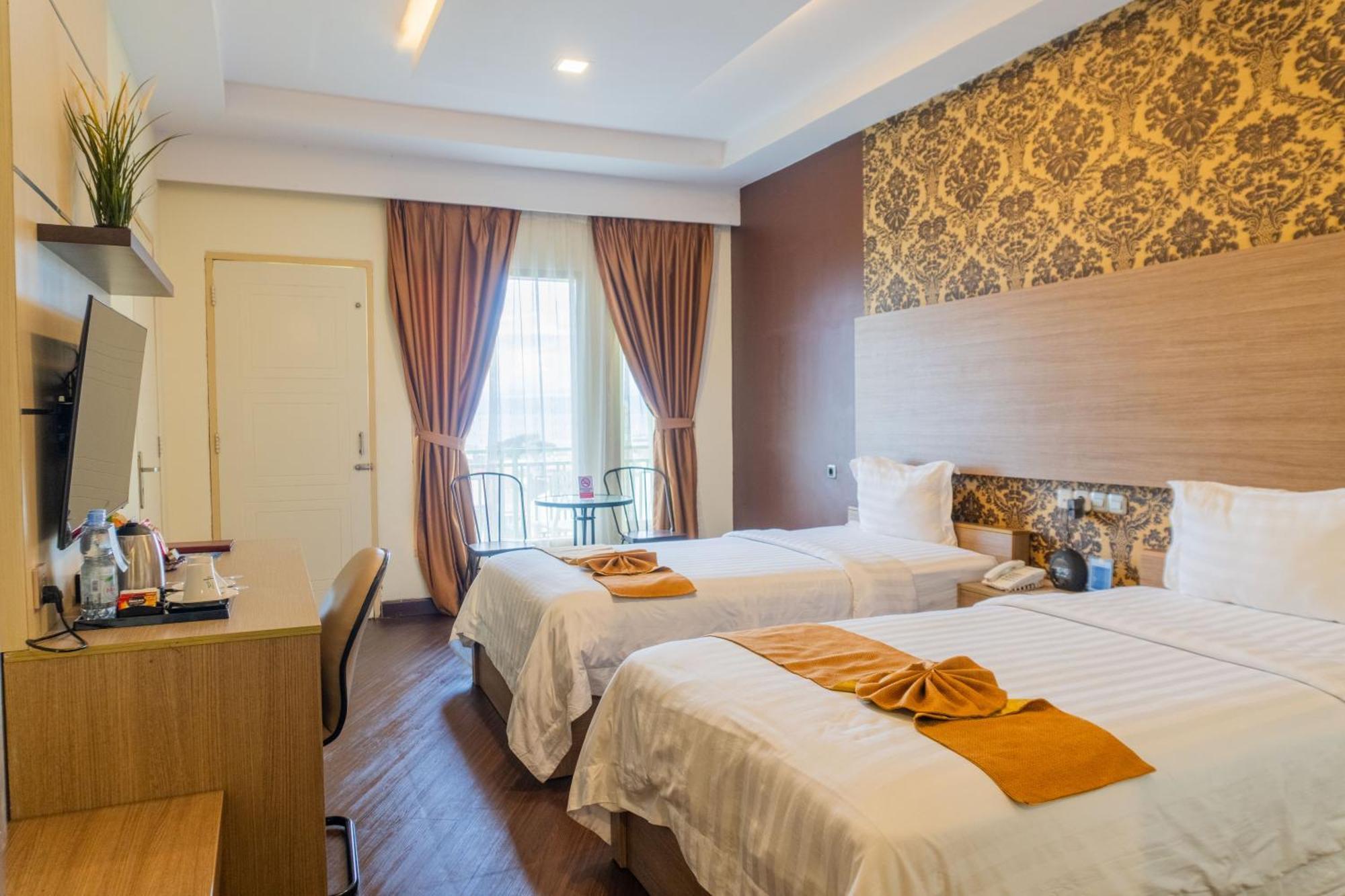 Muara Hotel And Mall Ternate Exterior foto